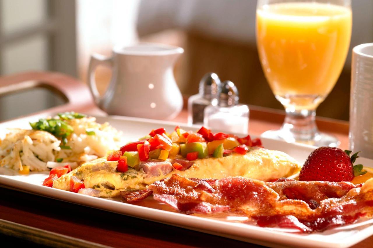 Atlanta Marriott Suites Midtown Экстерьер фото