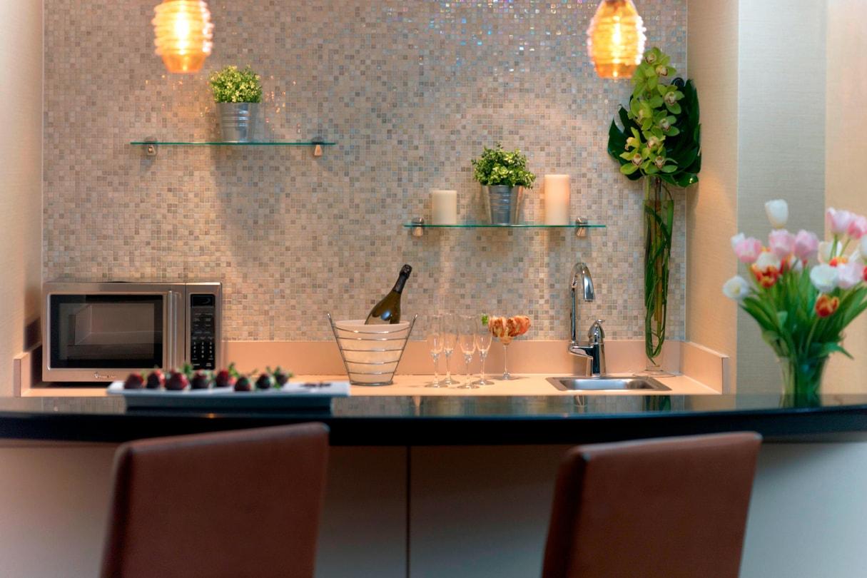 Atlanta Marriott Suites Midtown Экстерьер фото