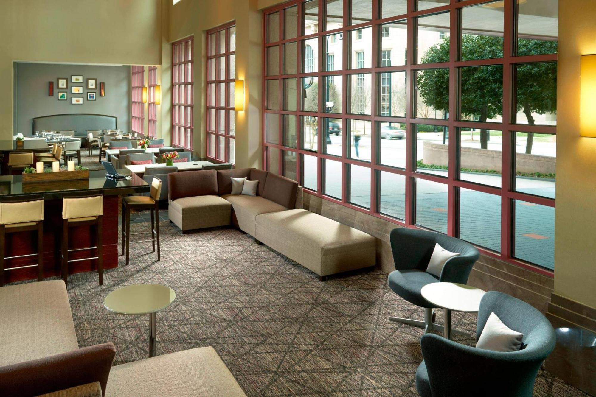 Atlanta Marriott Suites Midtown Экстерьер фото