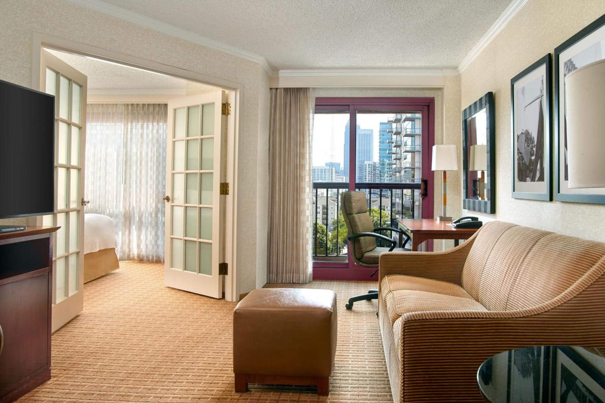 Atlanta Marriott Suites Midtown Экстерьер фото