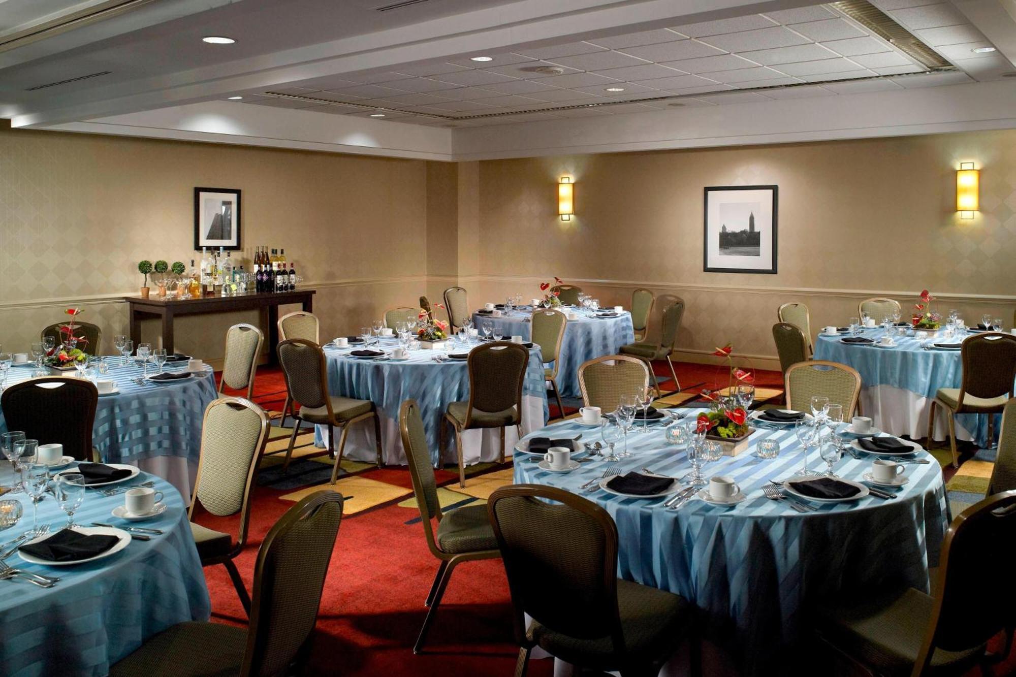 Atlanta Marriott Suites Midtown Экстерьер фото